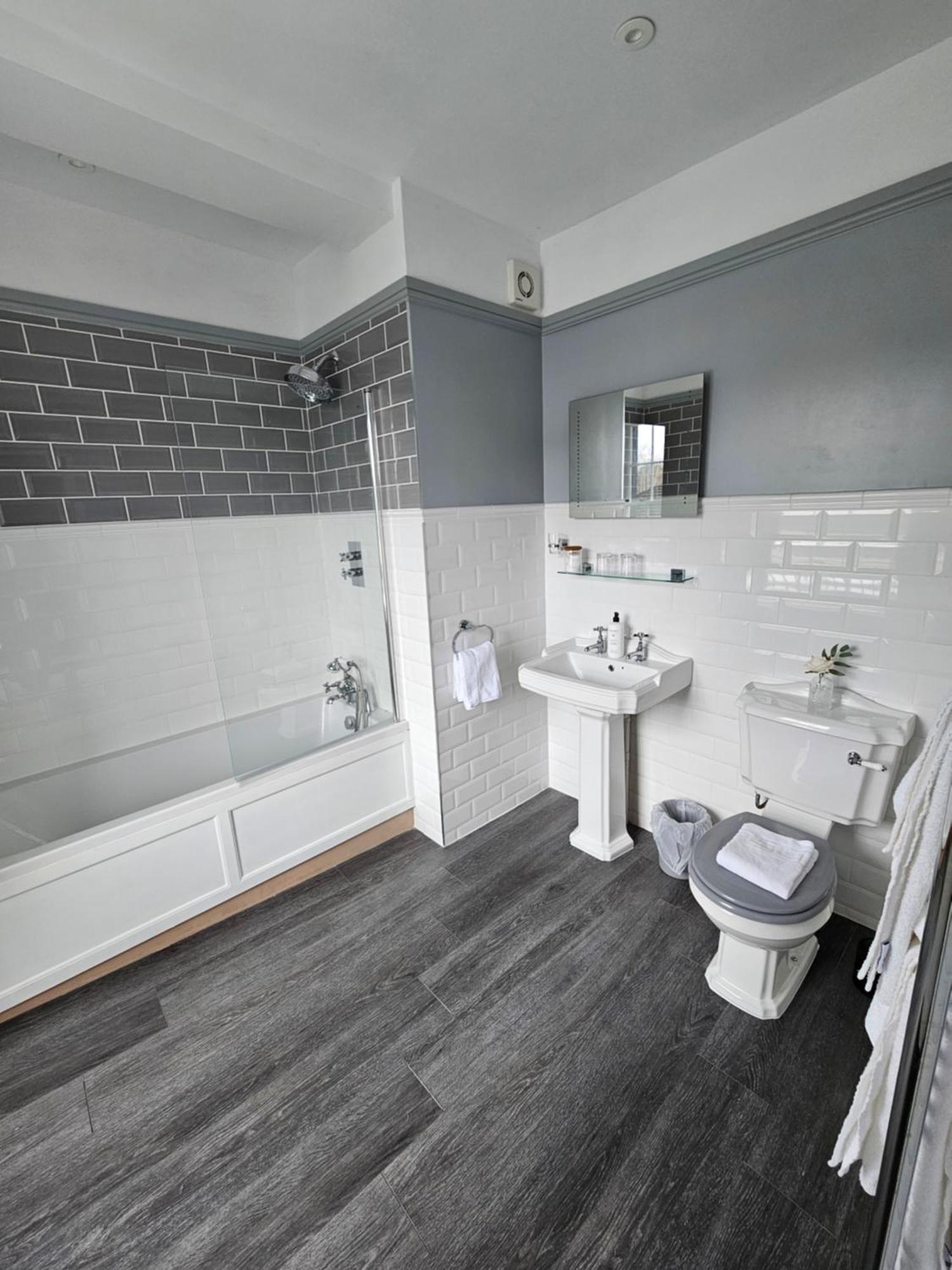 The Beacons Guest House Брекон Экстерьер фото