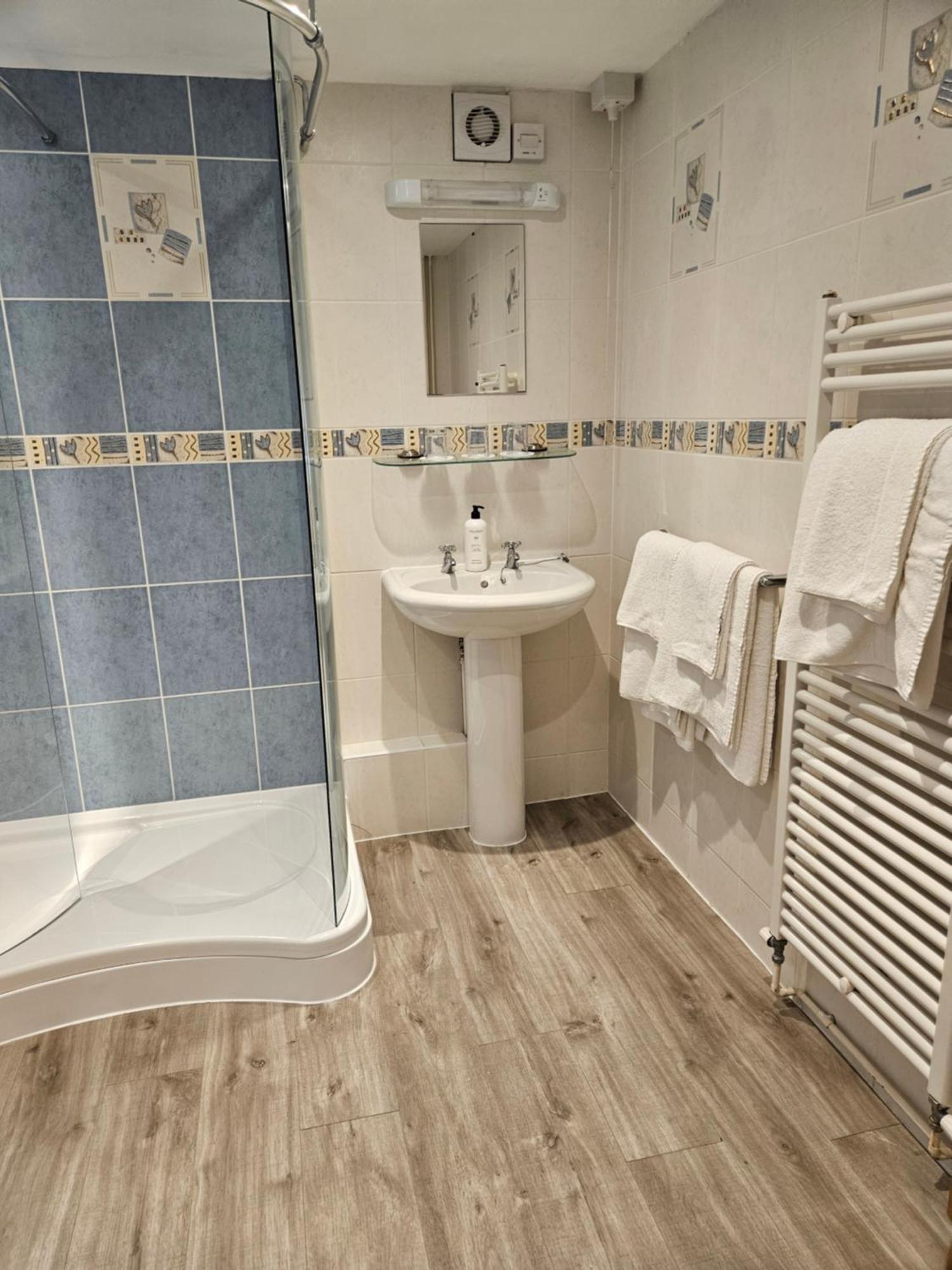 The Beacons Guest House Брекон Экстерьер фото