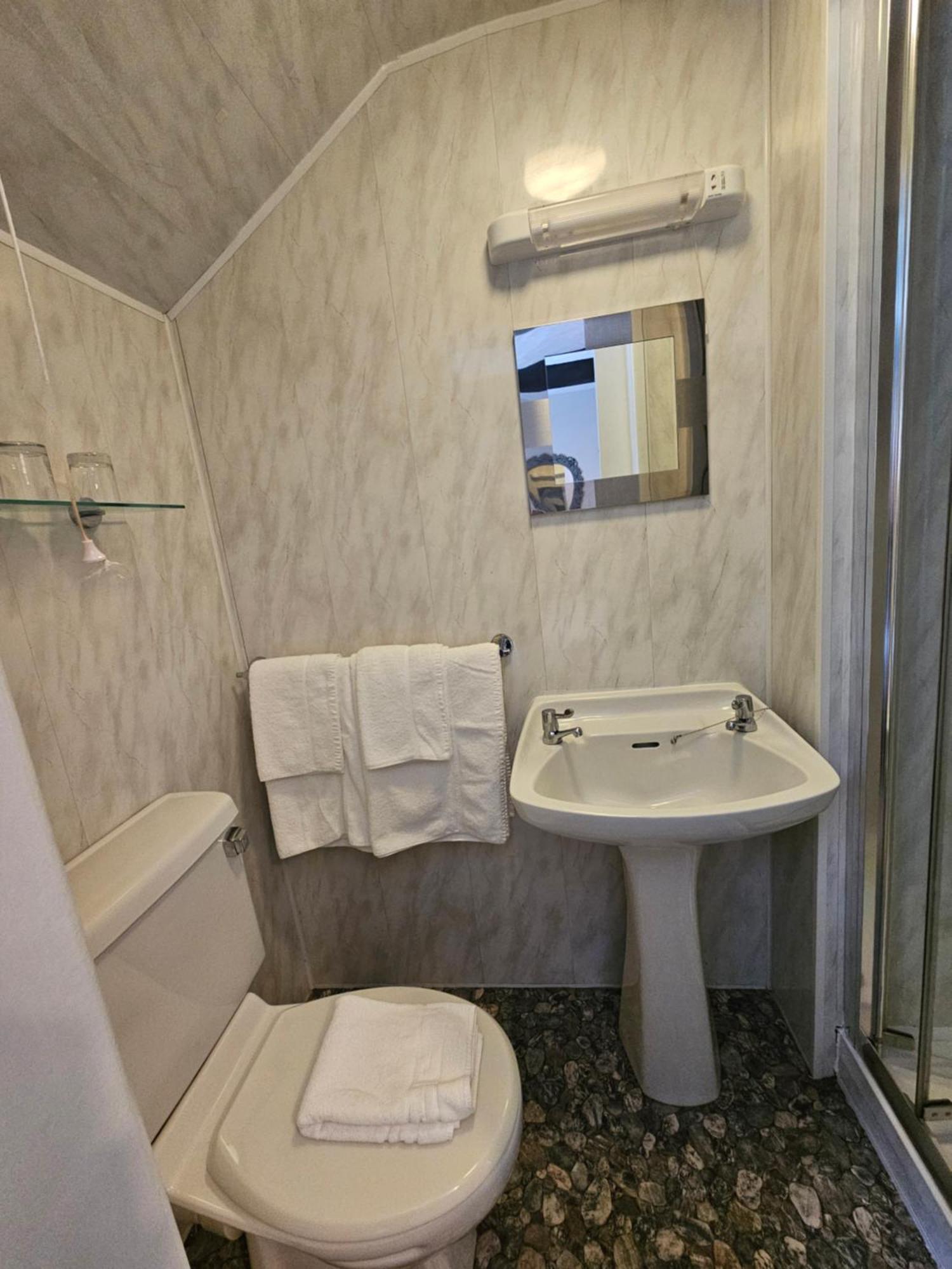 The Beacons Guest House Брекон Экстерьер фото
