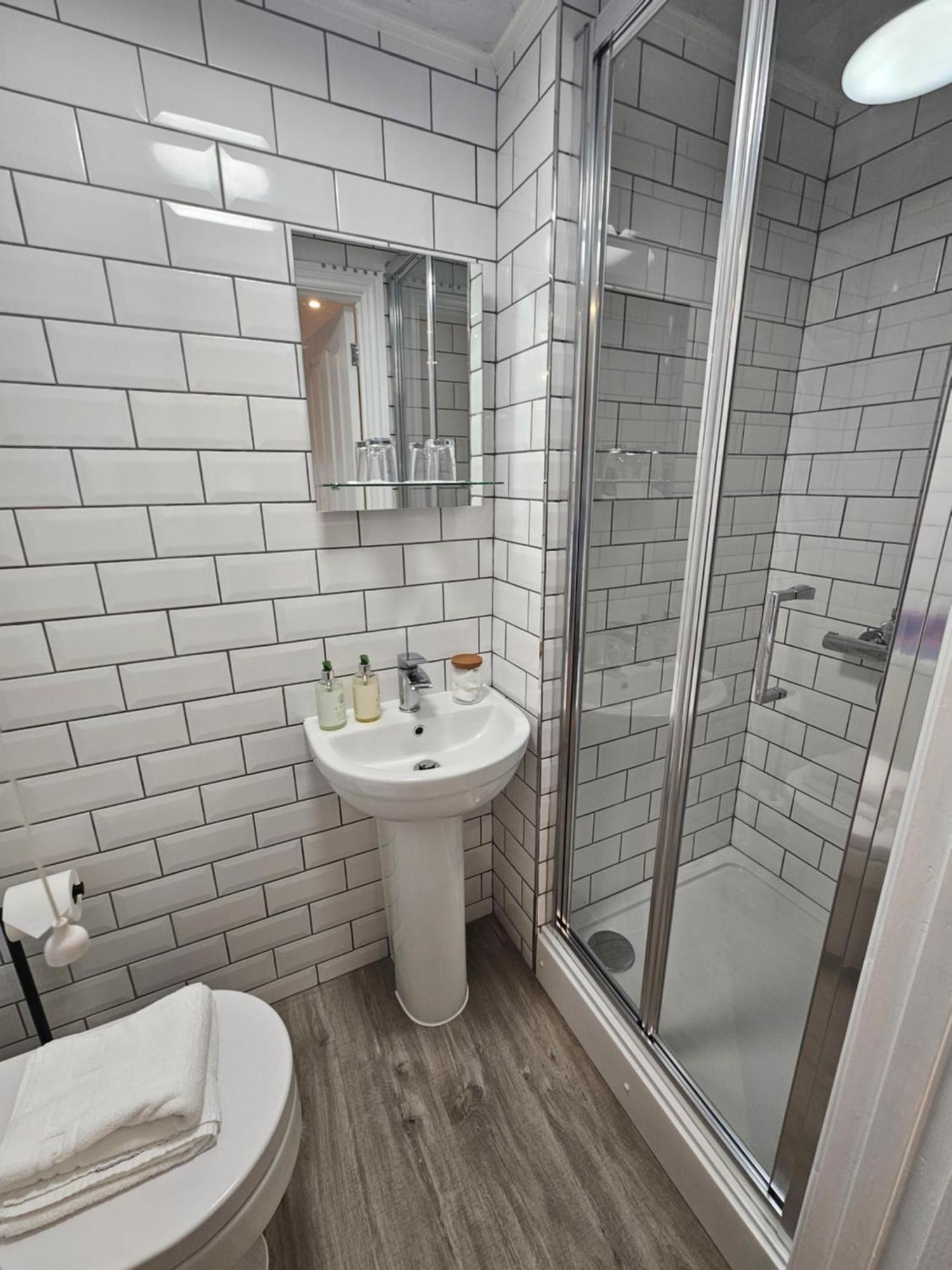 The Beacons Guest House Брекон Экстерьер фото